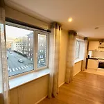 Location With Wide Bath Apartmán