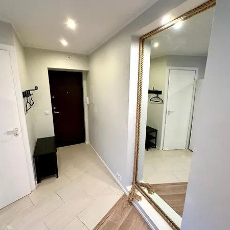 Location With Wide Bath Apartman