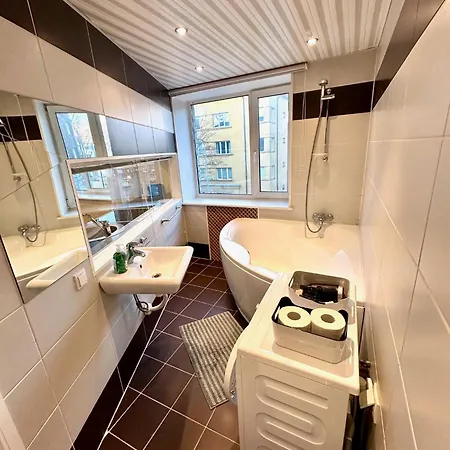 Location With Wide Bath * Talin