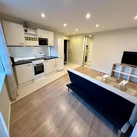 Location With Wide Bath